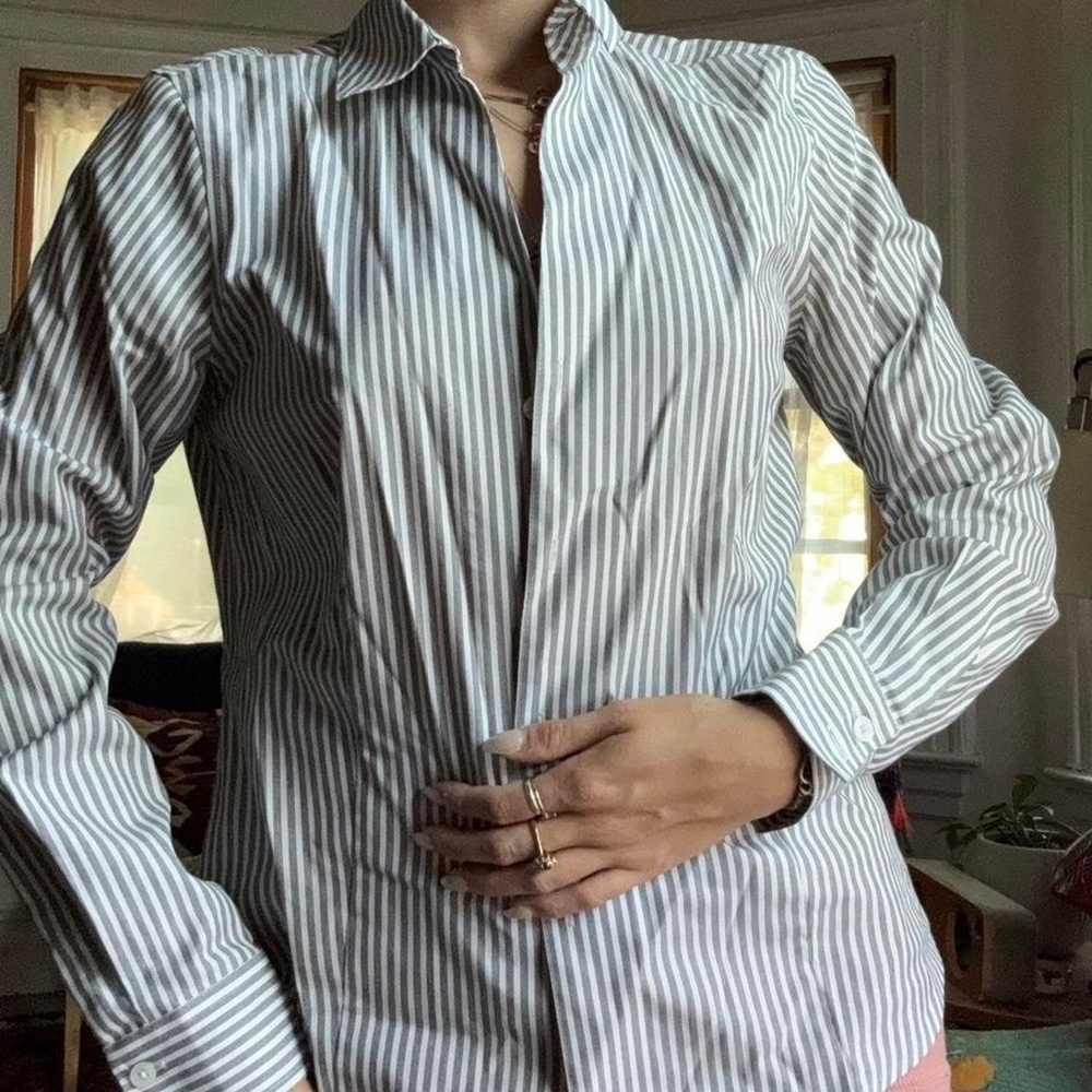 Jones New York high-quality pinstripe button-up shirt